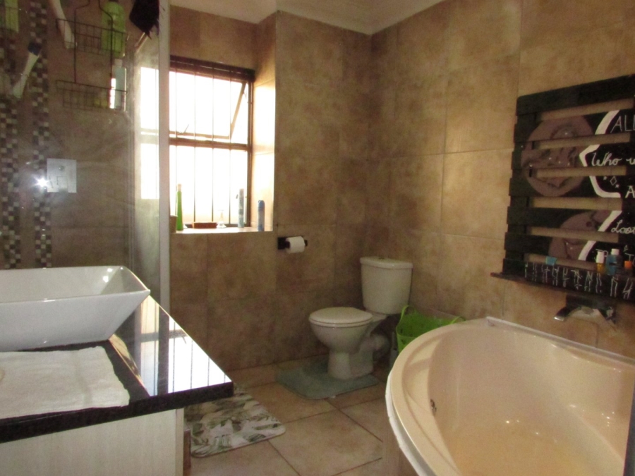 3 Bedroom Property for Sale in Baysvalley Free State